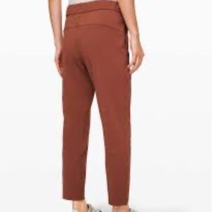 Women's Lululemon On The Fly Crop Pants Midrise 27” Rustic Clay SZ 6